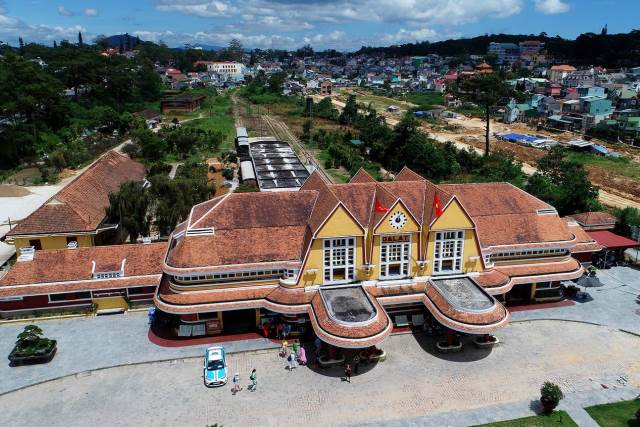 ĐÀ LẠT – NHA TRANG 
THÀNH PHỐ HOA BIỂN 

